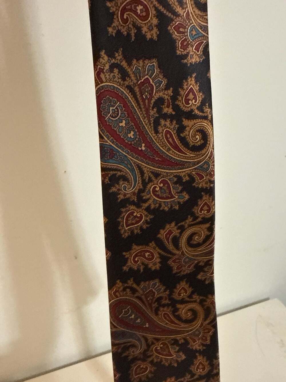 Beekman Place Paisley Silk Necktie